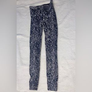 SPANX Snake Print Leggings. ONLY WORN ONCE!